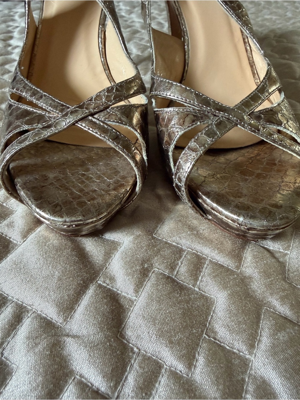Kate Spade New York Genna Gold Metallic Crocodile Embossed Heels Size 8.5 B - Picture 8 of 8